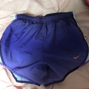 KIDS LARGE NIKE SHORTS